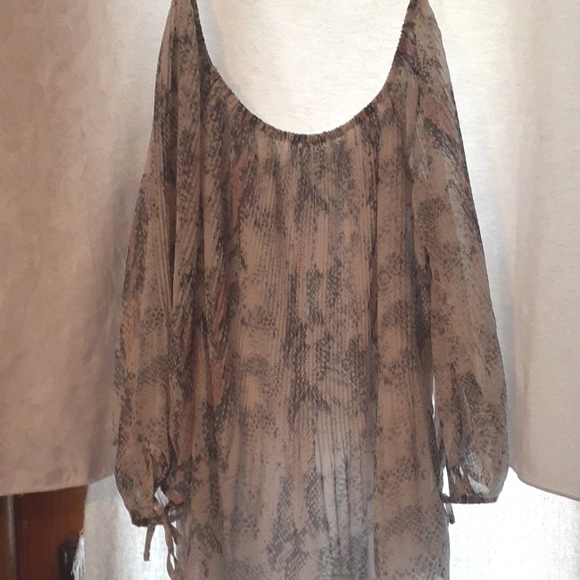 Tribal Jeans Medium Blouse - Picture 10 of 16